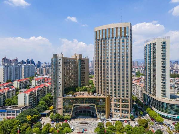 Starway Hotel Nanchang Honggu Middle Avenue Qiushui Square