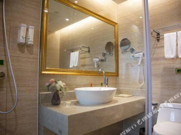 Vienna International Hotel (Nanchang Honggutan Xuefu Avenue)