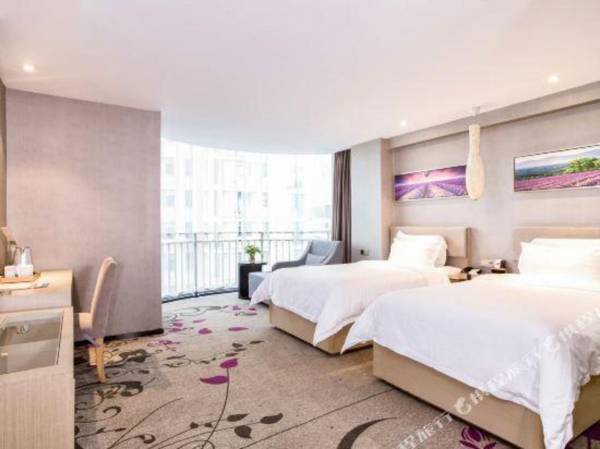 Lavande Hotel (Nanchang Xinjian Wuyue Square Qianhu University Town stoer)