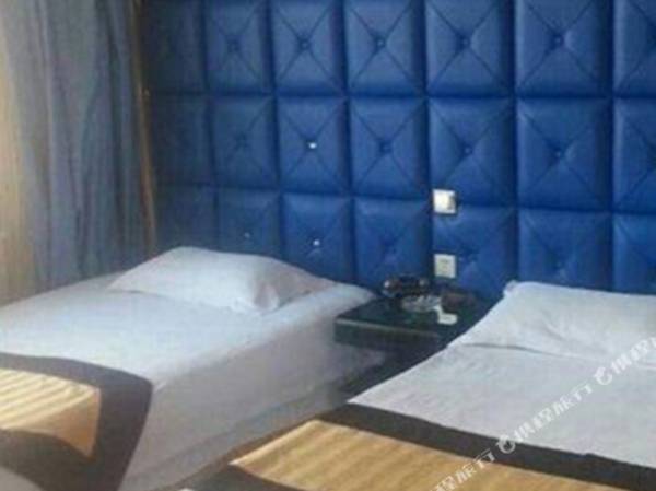 Friday Holiday Hotel