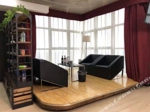 Ou Li Wei Ya Jiu Dian (Lang Fang Wan Da Gao Tie Zhan Dian )