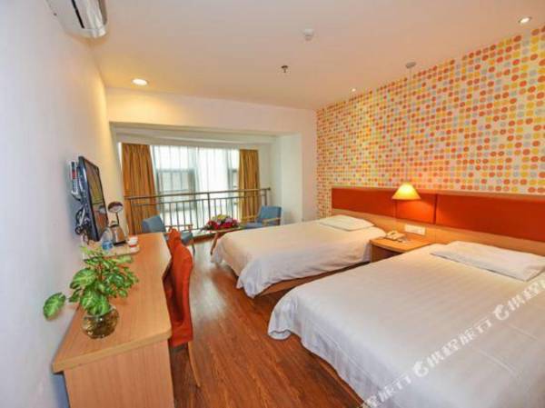 Ru Jia Jiu Dian (Kun Ming Guo Ji Hui Zhan Zhong Xin Guan Ling Lu Dian )