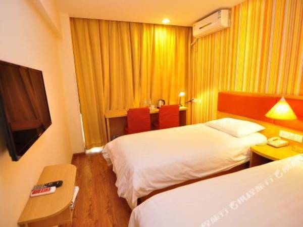 Ru Jia Jiu Dian (Kun Ming Guo Ji Hui Zhan Zhong Xin Guan Ling Lu Dian )