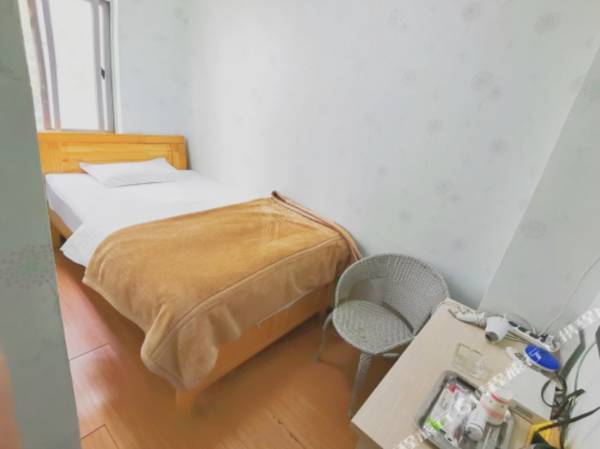 Kunming Shidianban Express Hotel