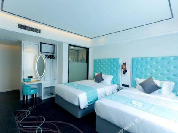 Xana Lite Jinan Railway Station