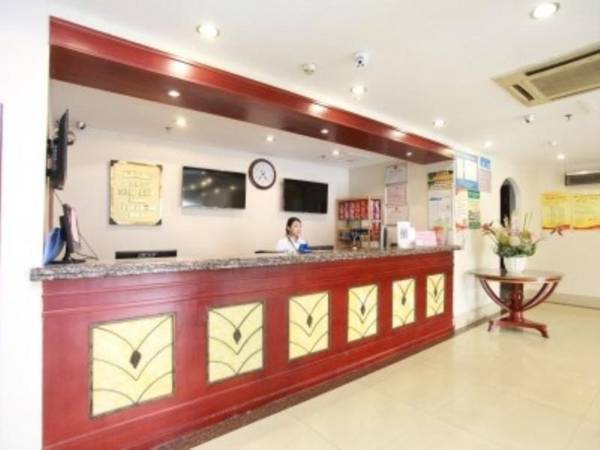 Shell Hotel Jinan Tianqiao District Railway Station Square