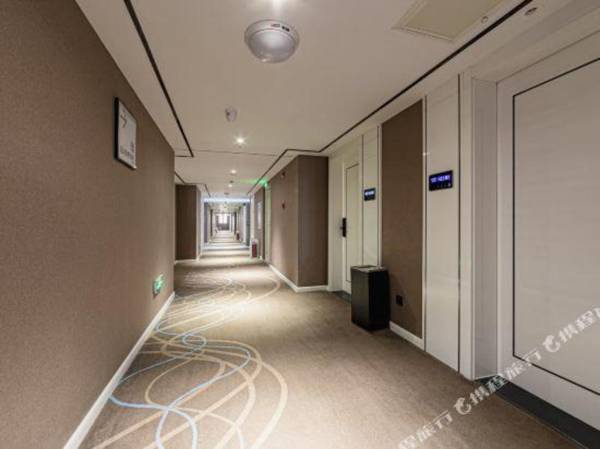 Xana Hotelle(Jinan Zhangqiu railway station Taiwan never Night City store)