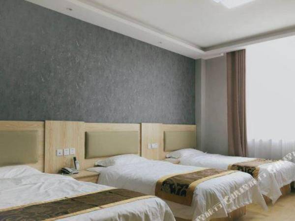 Huayi Hotel (Jinan Convention and Exhibition Center)