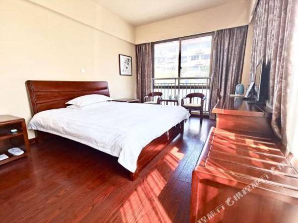 Puyuan Qihonglou Hotel