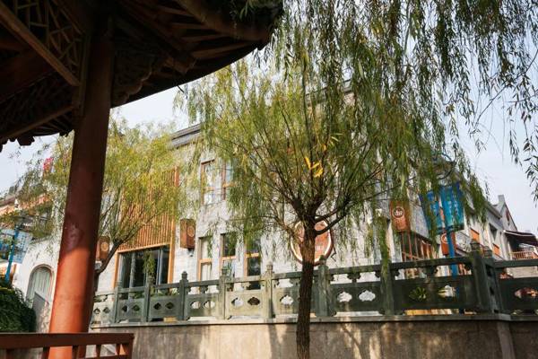 Floral Hotel Yingxi Riverside Deqing