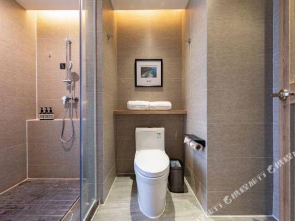 Atour Hotel (Huizhou Danshui High-speed Railway Station)