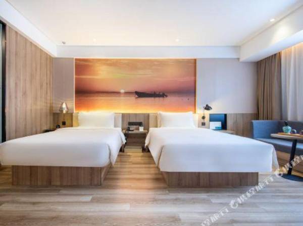 Atour Hotel (Huizhou Danshui High-speed Railway Station)
