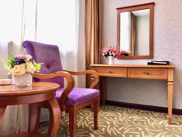 Ya Feng Jiu Dian Hui Zhou Xi Hu Qi Che Zong Zhan Dian