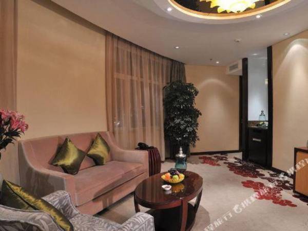 Chun Xue Four Seasons Hotel