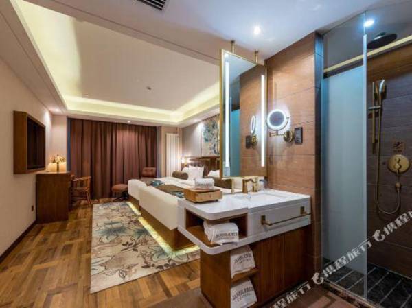 James Joyce Coffetel (Harbin Haxi High Speed Railway Station Wanda Plaza)