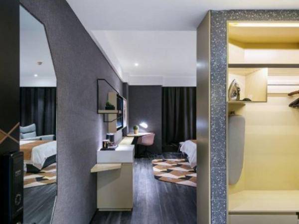 Zprime Hotel (Hangzhou West Lake Yan'an Road Hubin)