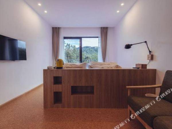 Liangqi Shanyuan Holiday Inn