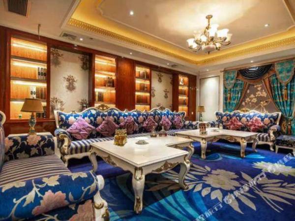 Haiwaihai Crown Hotel