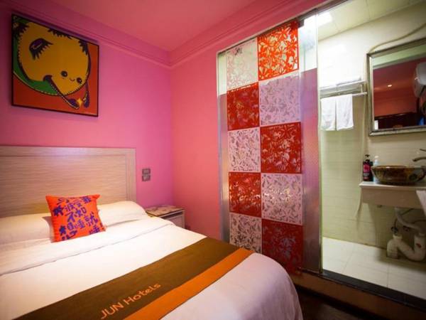 Jun Hotel Guizhou Guiyang Yunyan District Penshuichi Business Center Metro Station