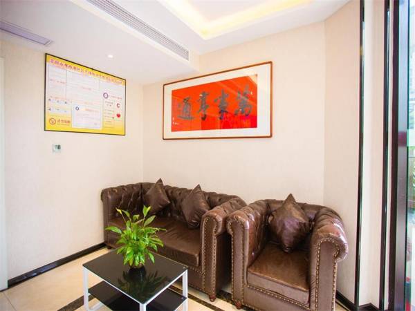 Pai Hotel Guiyang North Railway Station