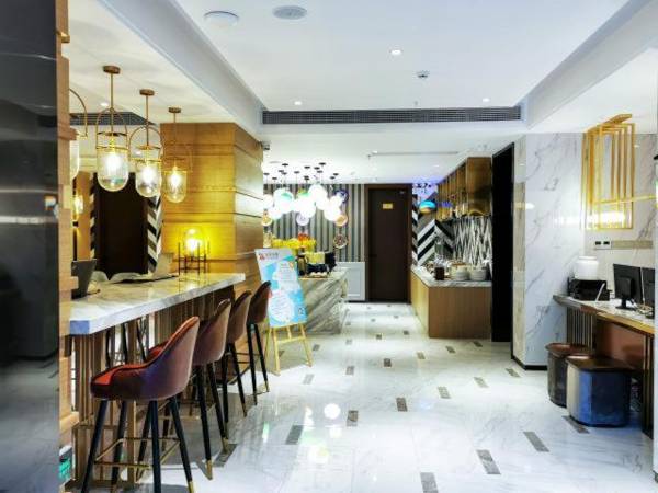 Magnotel guiyang fountain commercial center subway station hotel