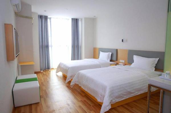 7 Days Guiyang North Station