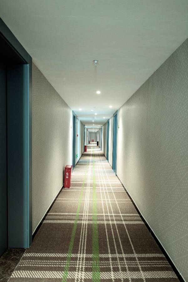 Premier City Comfort Hotel Guiyang Red Star Macalline