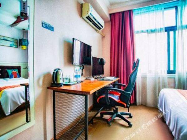 Workspace - Lotus Pond Hotel