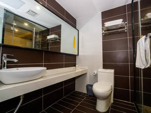 IU Hotels· Guilin Zhengyang Road Walking Street