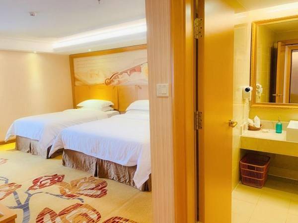Vienna International Hotel Guangzhou Panyu City Bridge Center International