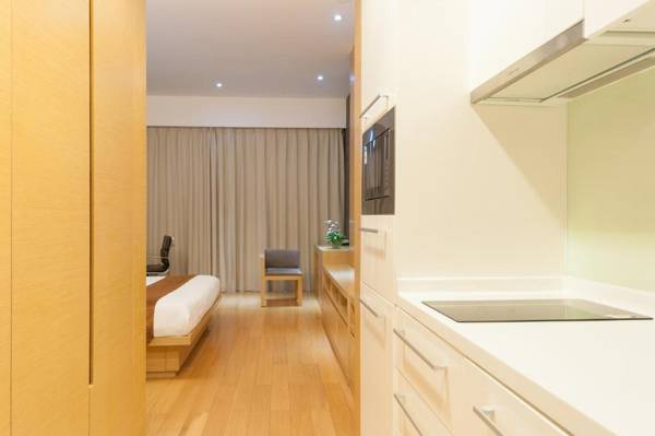 Yicheng Pazhou Poly World Trade Centre Apartment