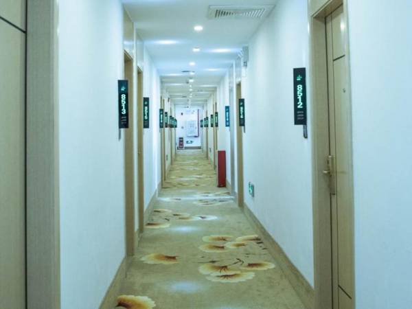 GreenTree Alliance Guangzhou Huadu District Tuanjie Village Airport Hotel