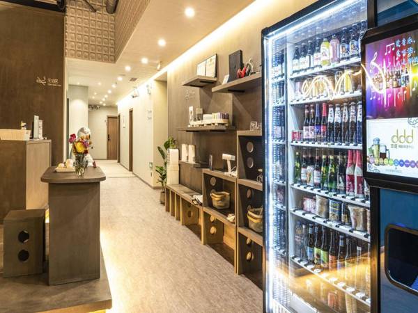 Puzzle Hotel Guangzhou Fenghuang New Village Subway Station