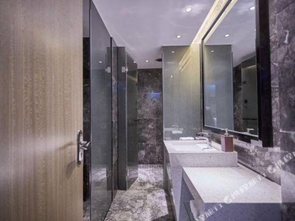 Paco Hotel (Guangzhou Baiyun Airport Liantang Metro Station)