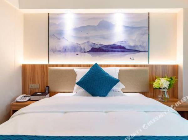 Lingnanchun Hotel(Wuyang Xincheng Store)