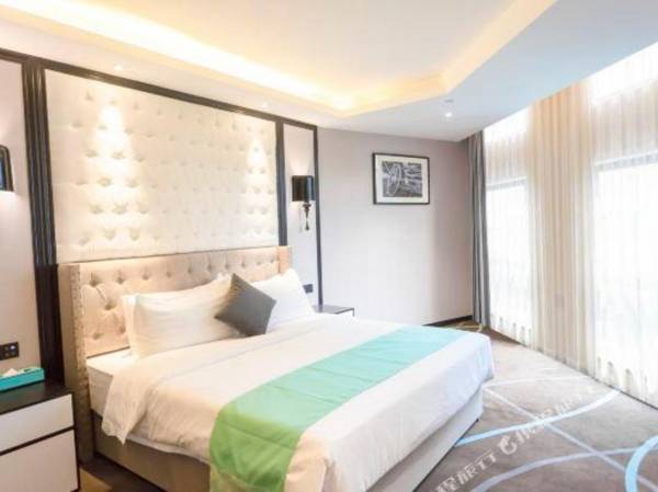 Xana Hotelle (Guangzhou Academy of Fine Arts Changgang metro station)