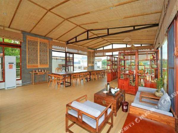 Tianyuan Huashe Hostel