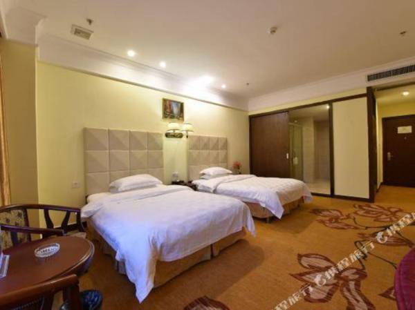 Fo Shan Bi Hua Li Shang Wu Jiu Dian Nan Feng Gu Zao Zhang Cha Di Tie Zhan Dian