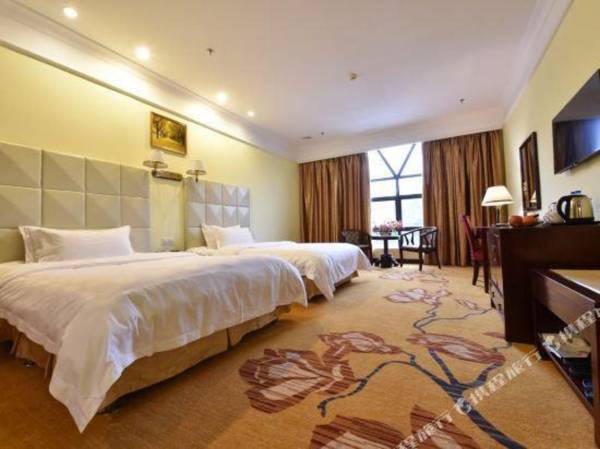 Fo Shan Bi Hua Li Shang Wu Jiu Dian Nan Feng Gu Zao Zhang Cha Di Tie Zhan Dian