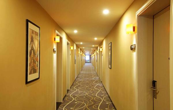 7 Days Premium Dalian Lvshun Central Square New-Mart Branch