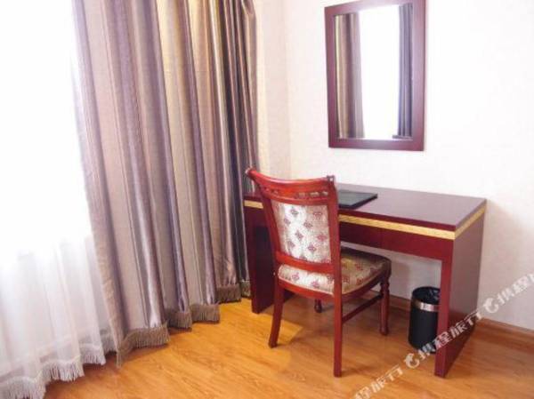 Super 8 Hotel (Dalian Jinzhou Railway Station)