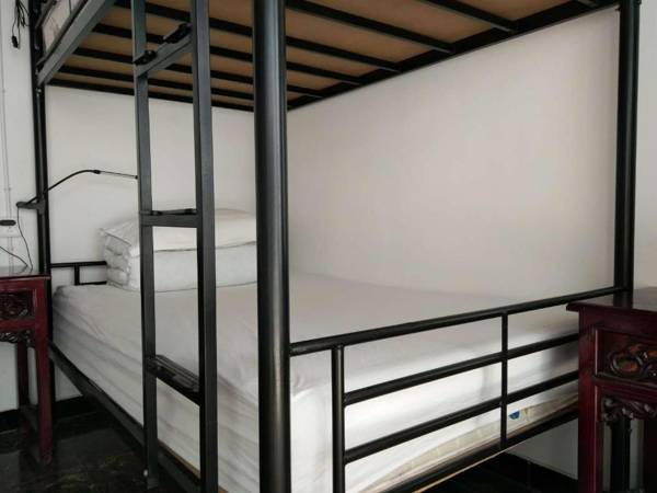 Dali Spring Field Hostel