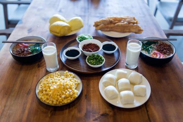 Dali Yifang Qingchen Lake View Holiday Hotel