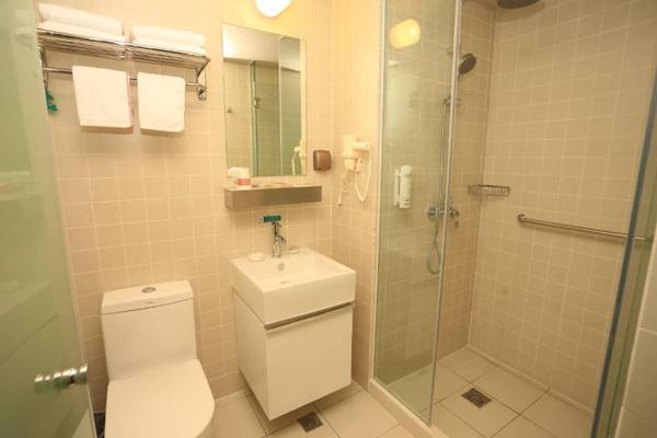 Jinjiang Inn Select Chongqing Caiyuanba Railway Station