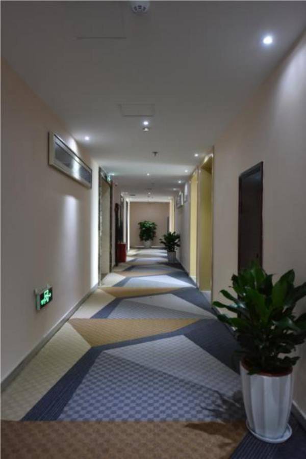 City Comfort Inn Chongqing Lianglukou Metro Station