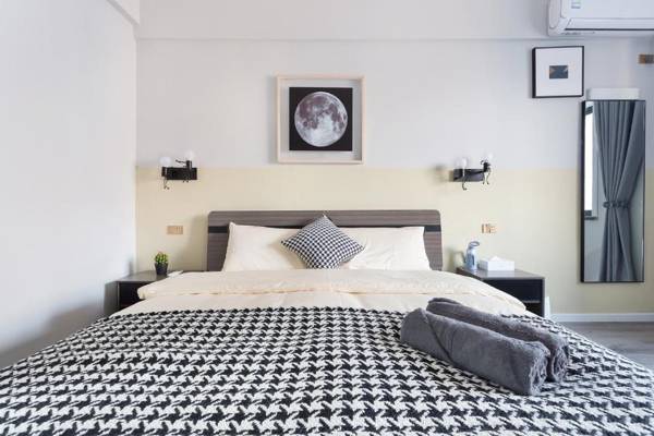 Chongqing Yuzhong·Jiaochangkou subway station·