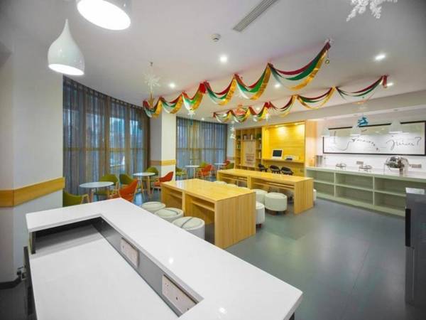 GreenTree Alliance Hotel Chongqing Jiefangbei Walking Street