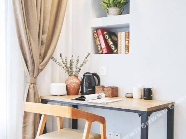 Boman Art Theme Hotel (Chongqing Longhu Times Paradise Walk)