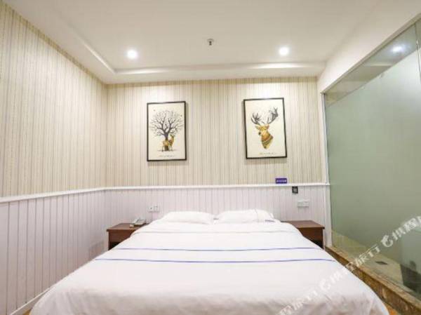 Gaoqi Holiday Hotel (Chongqing Daping Hospital Metro Station)