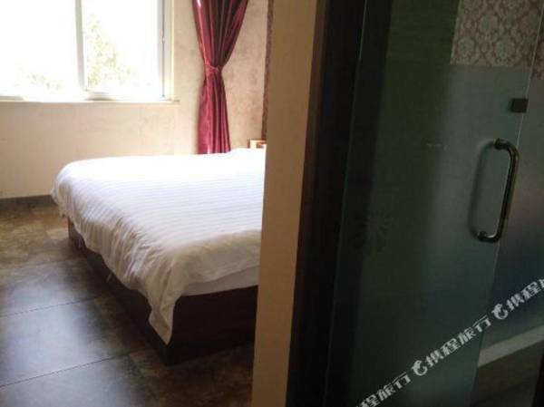 Achuan Yage Fengqing Inn